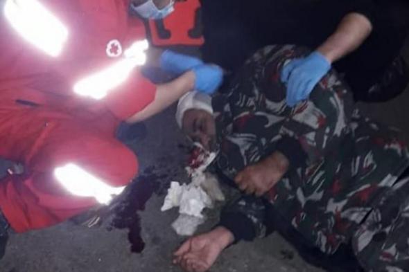 في برج البراجنة.. جريح برصاصة طائشة خلال احتفال بزواج أحد تجار المخدرات! 

#lebanon24

 via @Lebanon24