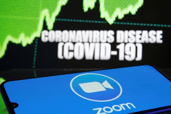 تطبيق مكالمات الفيديو Zoom يرسل البيانات سرًا إلى فيسبوك