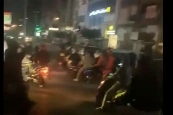 تحرّك في حي السلم لإعادة فتح المتاجر.. والقوى الأمنية تتدخل! 

#lebanon24

 via @Lebanon24