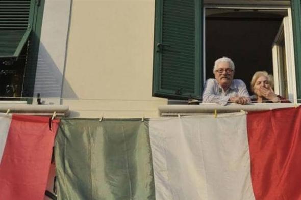 إيطاليا تواصل تجرع "الدواء المر": قيود كورونا حتى "العيد" 
#lebanon24
 via @Lebanon24