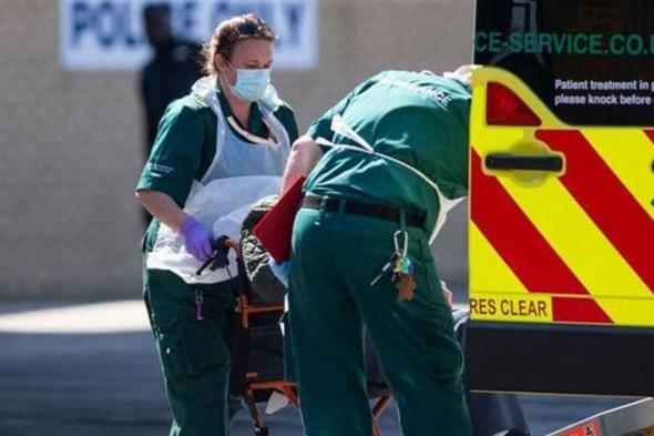 بريطانيا.. عدد وفيات كورونا يتخطى 18 ألف شخص 
#lebanon24
 via @Lebanon24
