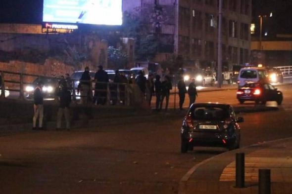 محتجون يتجمعون عند جسر الرينغ (فيديو)

#lebanon24

  via @Lebanon24