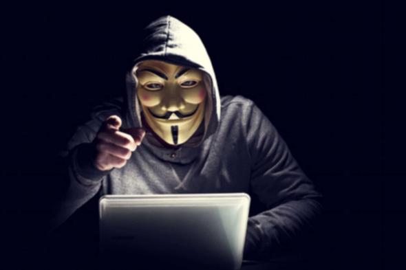 Anonymous تعود للظهور وسط الاضطرابات الأمريكية
