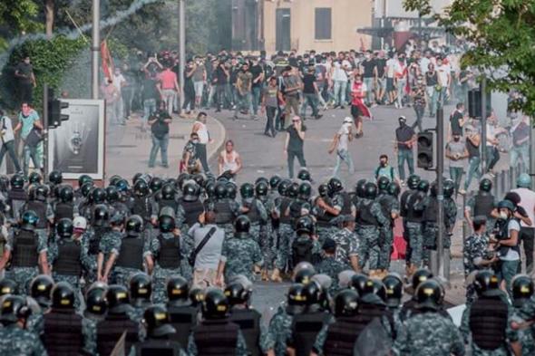 "سلاح #حزب_الله" لغمٌ بين المتظاهرين.. والغلبة للمطالب المعيشية!  
#lebanon24 
 via @Lebanon24