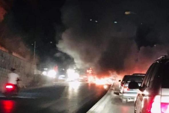 اشكال بين مواطن ومحتج عند نقطة قطع الطريق في المحمرة - عكار 
#lebanon24 
 via @Lebanon24