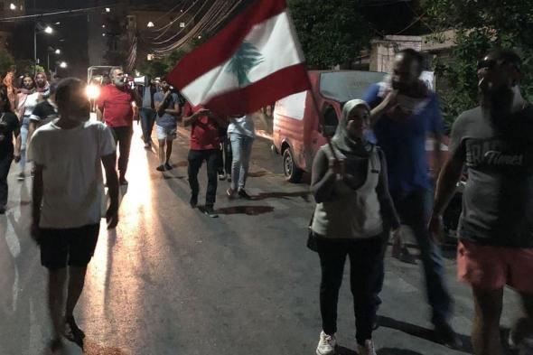 مسيرة احتجاجية لحراك صور ضد الجوع والغلاء وتردي الأوضاع الإقتصادية والمعيشية 

#lebanon24

 via @Lebanon24