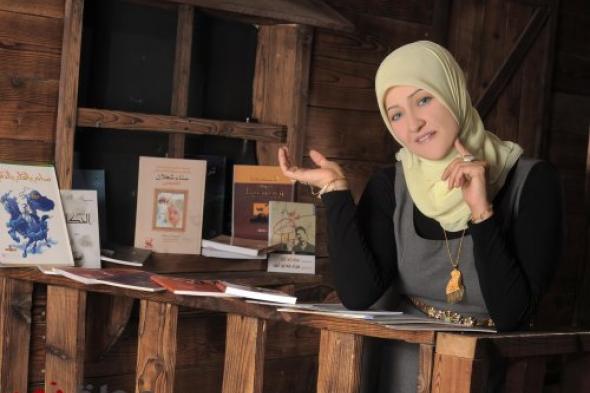 أطروحة عن أدب سناء الشّعلان في أندونيسيا