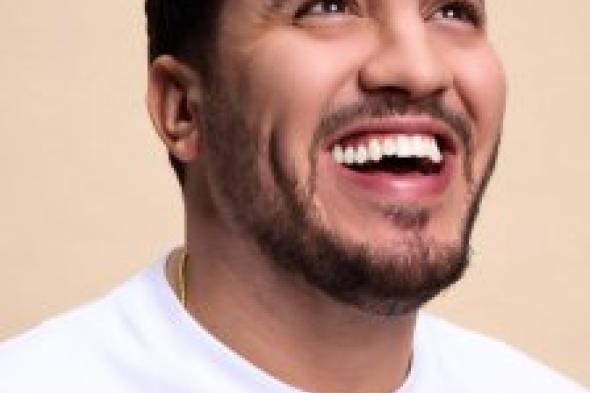 أمين الراضي يقدِّم أكبر عرض كوميدي له بالدار البيضاء في مركب محمد الخامس