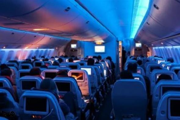 "خطر عالمي".. دراسة تُحذر من وباءٍ على متن الطائرات